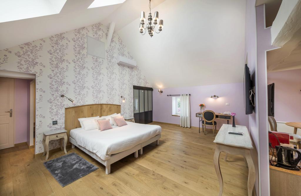 ホテル Logis Aux Maisons エクステリア 写真